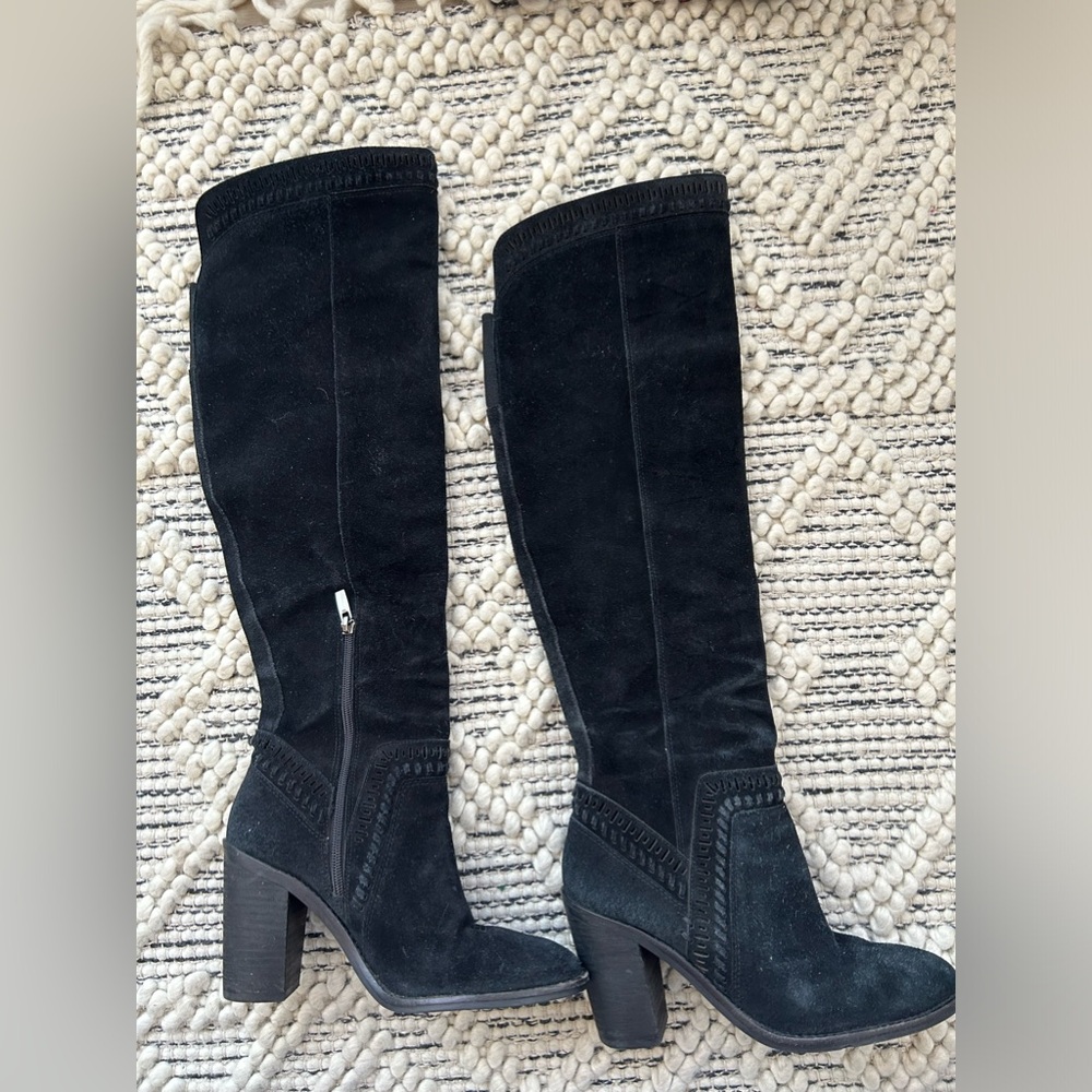 *SUEDE* Vince Camuto Madolee Over the Knee boot. Size 8. FREE SHIPPING!